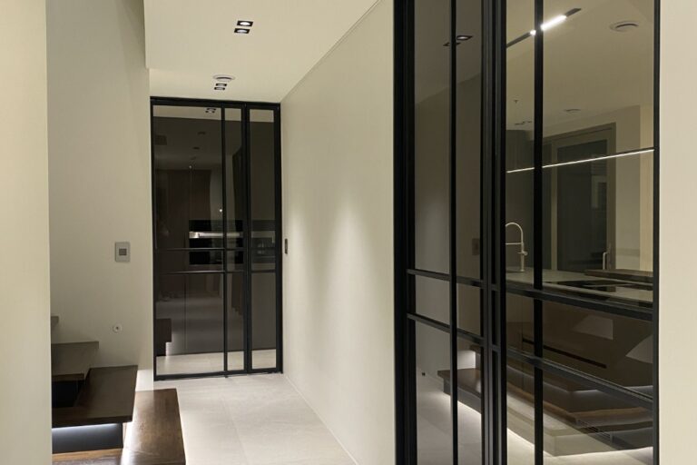 전원주택스윙도어및양면스윙도어제작